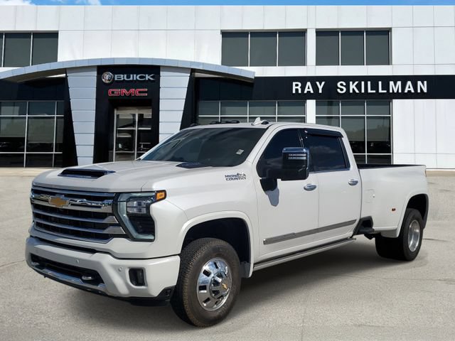 Used 2024 Chevrolet Silverado 3500 High Country w/ High Country Premium Package AWD/4WD image 3
