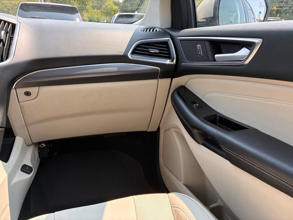 Used 2018 Ford Edge Titanium w/ Equipment Group 302A FWD image 43