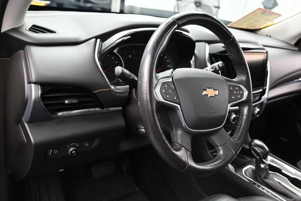 Used 2021 Chevrolet Traverse Premier w/ Redline Edition FWD image 16