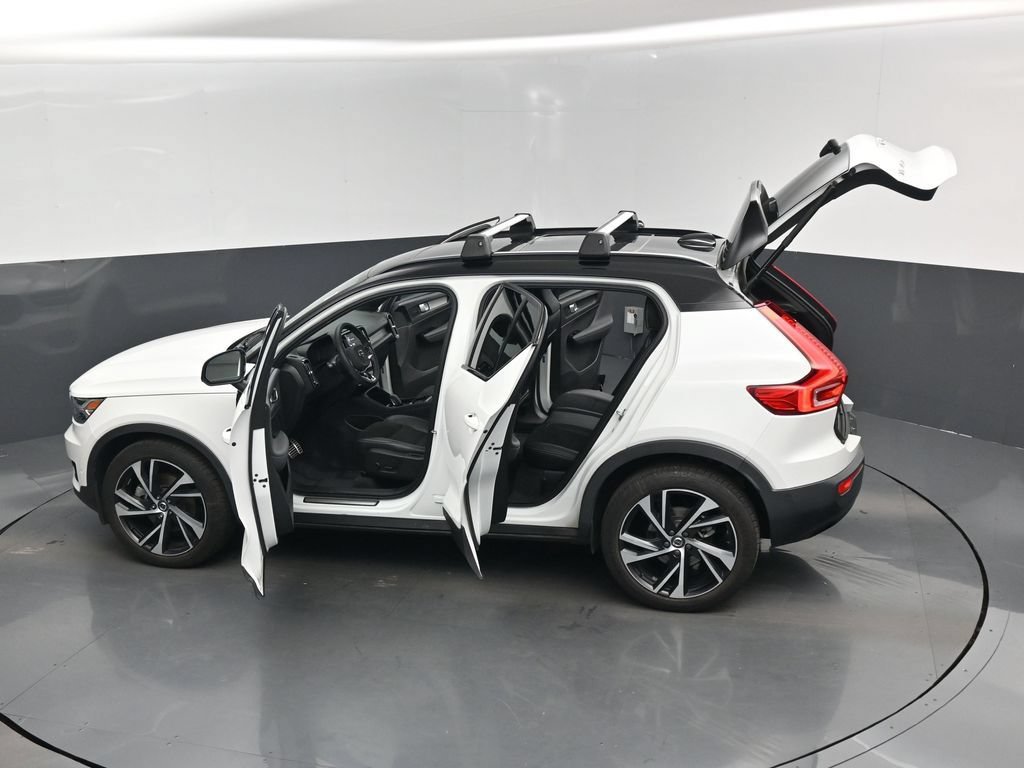 Used 2022 Volvo XC40 T5 R-Design AWD/4WD image 17