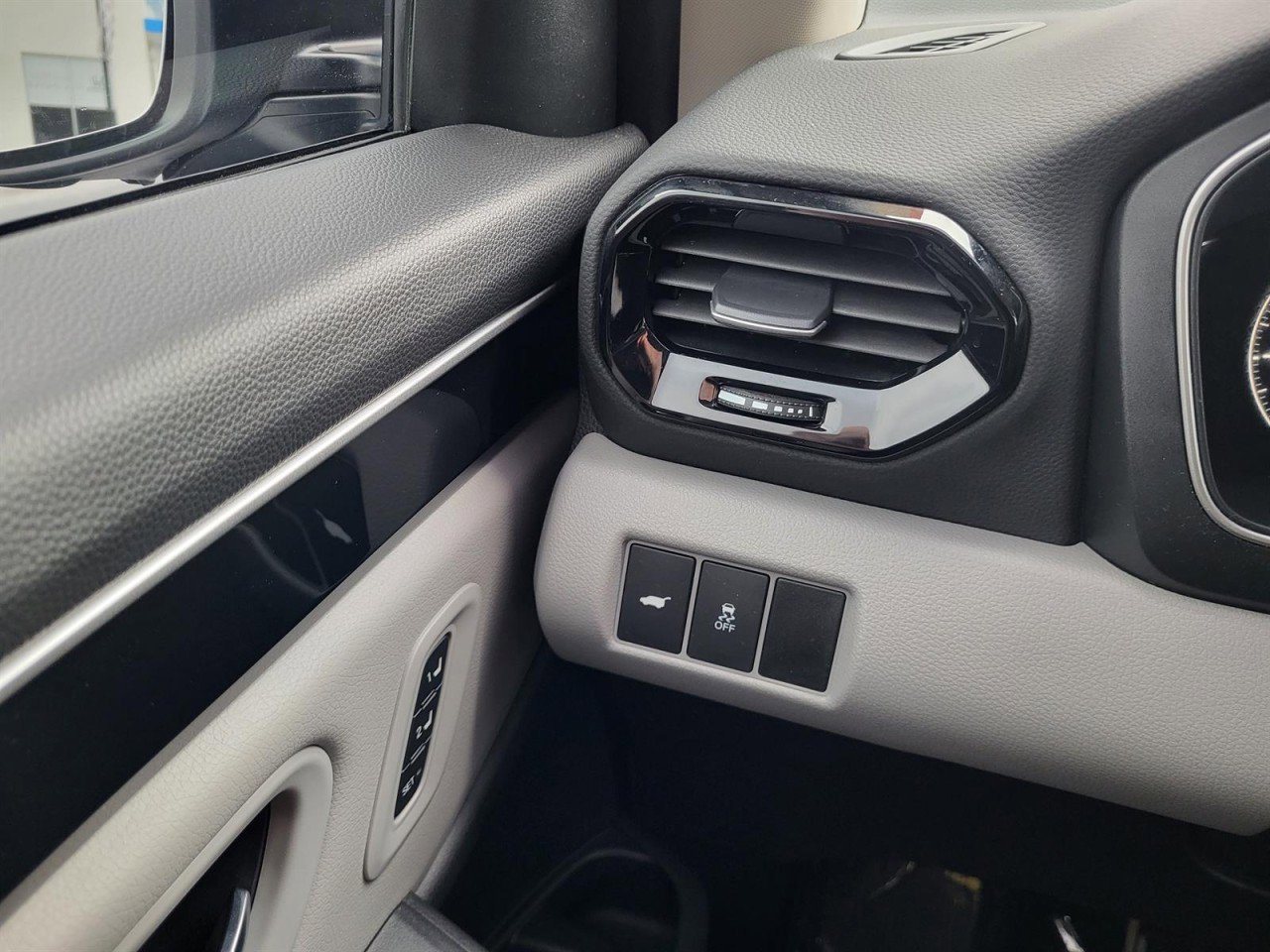 Certified 2024 Honda Pilot EX-L image 23