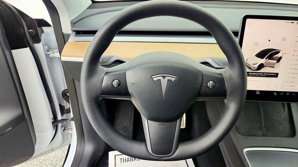 Used 2023 Tesla Model Y Performance image 12
