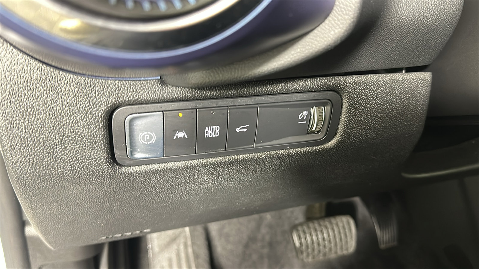 Used 2024 Chevrolet Equinox EV LT FWD image 23