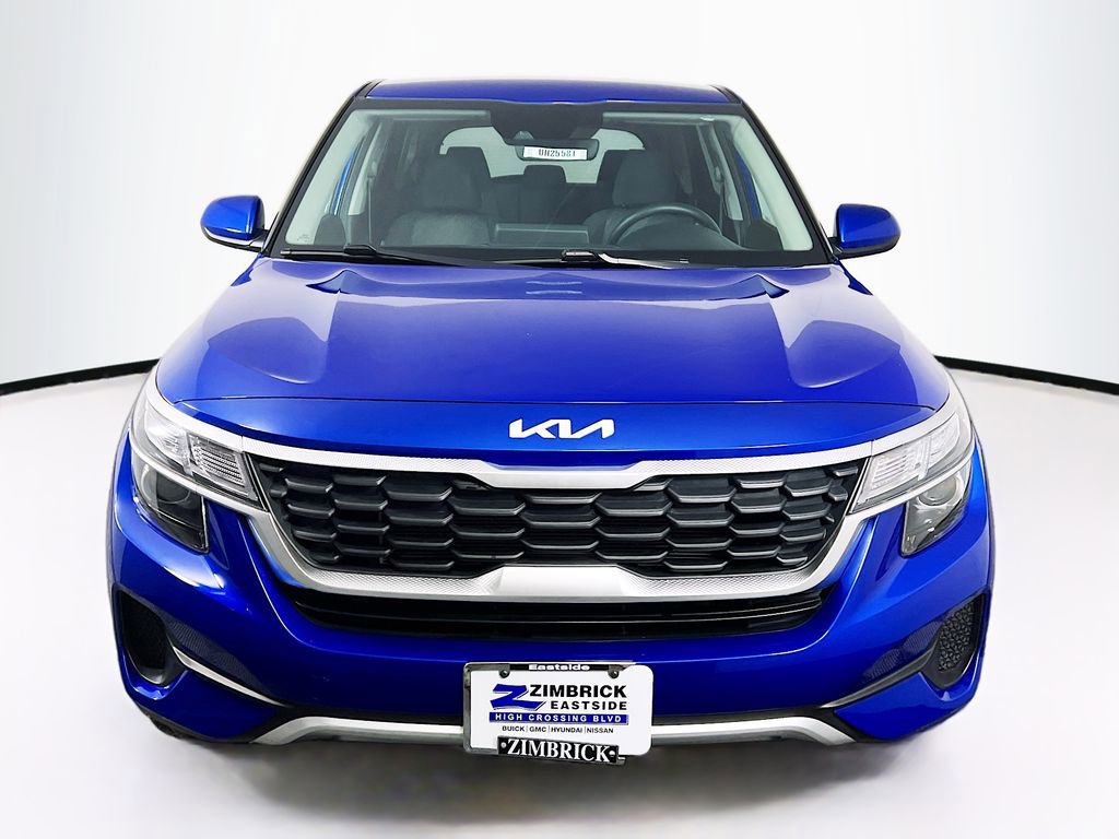 Used 2023 Kia Seltos LX image 2
