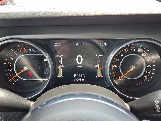 Used 2018 Jeep Wrangler Unlimited Sahara w/ Cold Weather Group AWD/4WD image 19