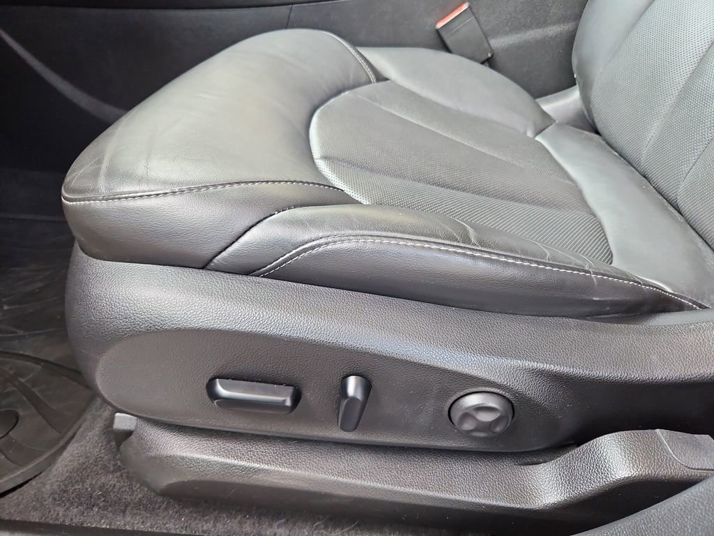 Used 2019 Buick Envision Essence AWD/4WD image 25