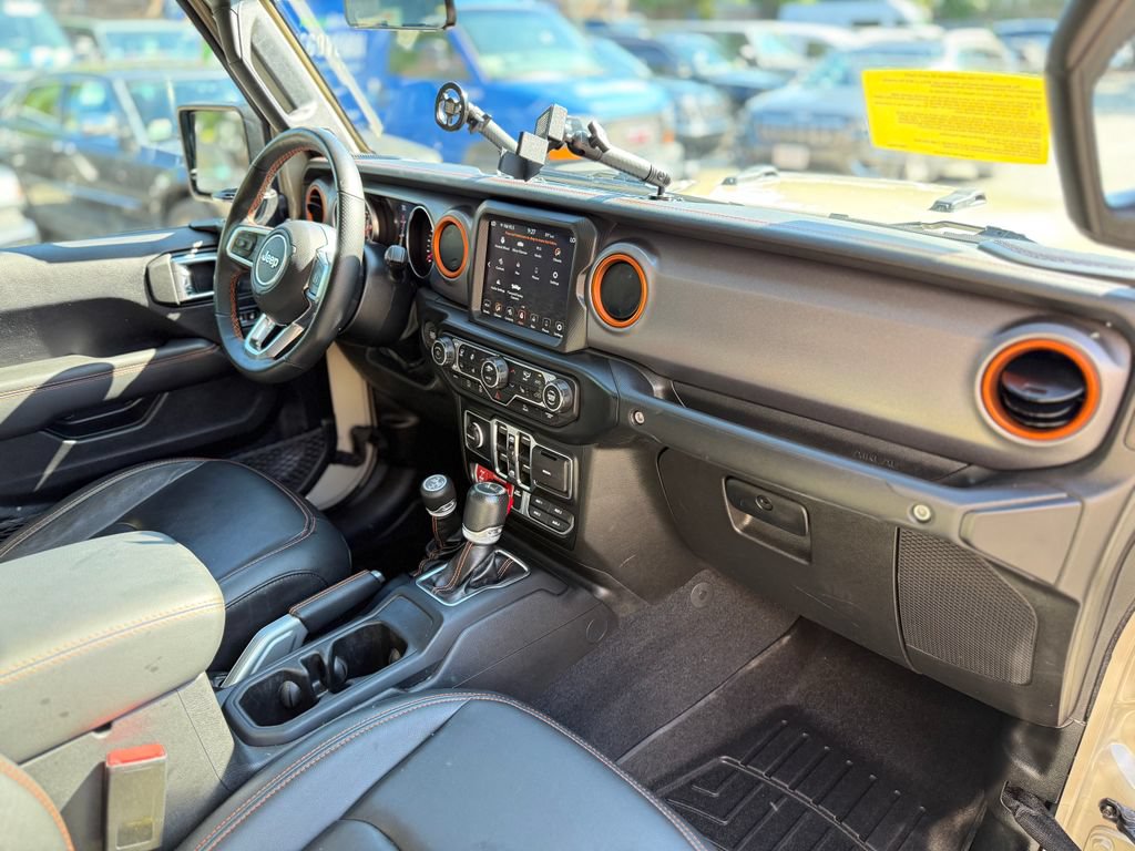 Used 2022 Jeep Gladiator Mojave w/ LED Lighting Group AWD/4WD image 27