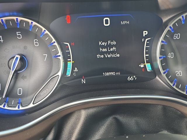 Used 2018 Chrysler Pacifica Touring-L Plus FWD image 15