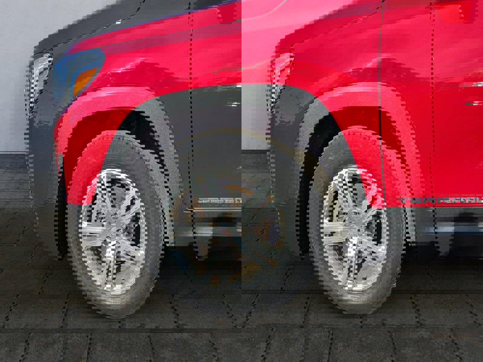 Used 2018 GMC Terrain SLE w/ Driver Convenience Package image 26