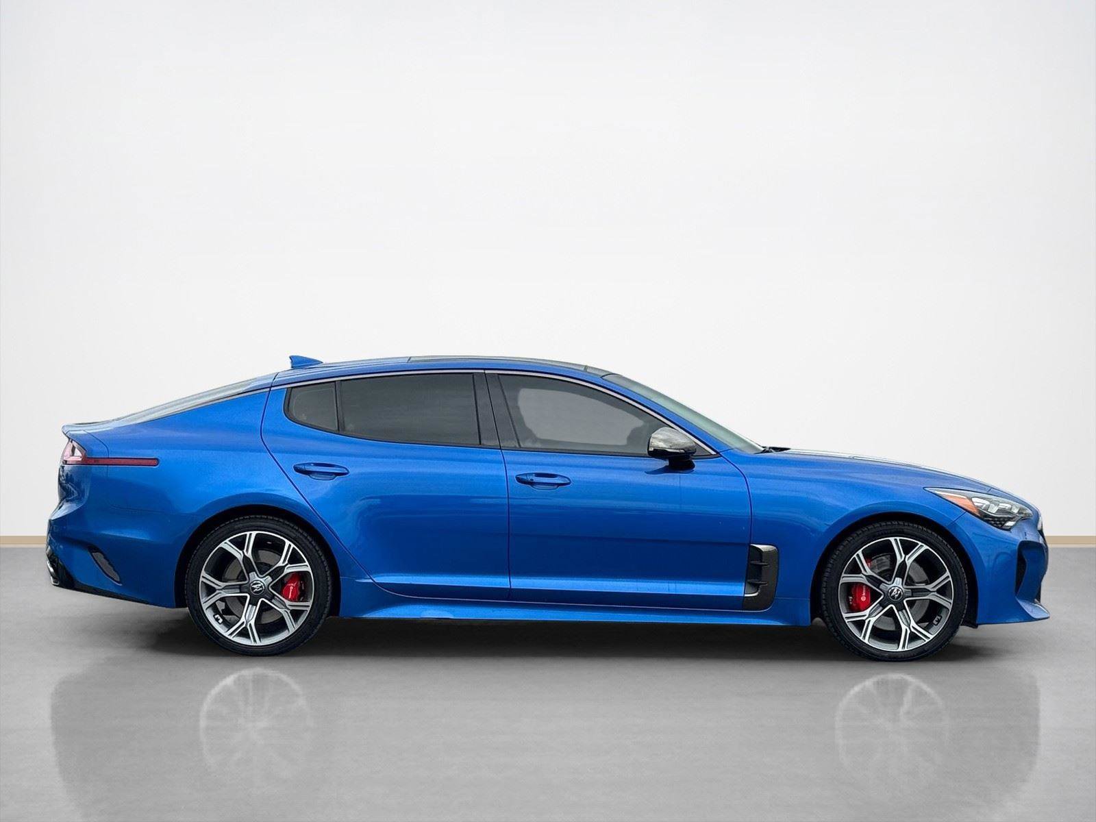 Used 2020 Kia Stinger GT1 RWD image 9