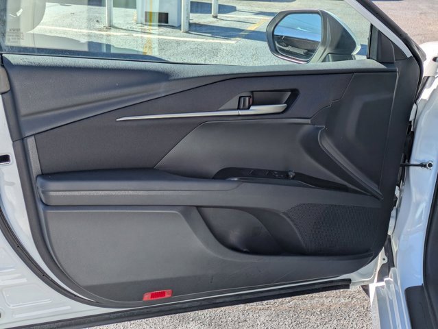 Used 2025 Toyota Camry LE image 11