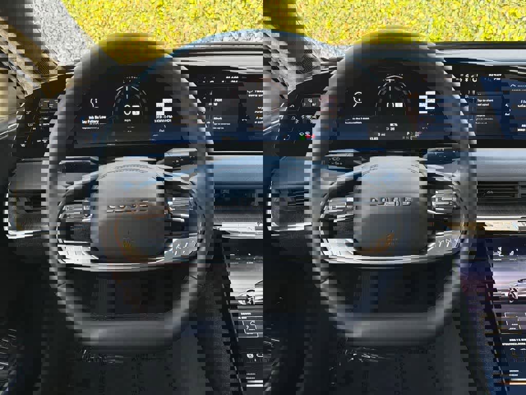 Used 2024 Lucid Air Touring image 12