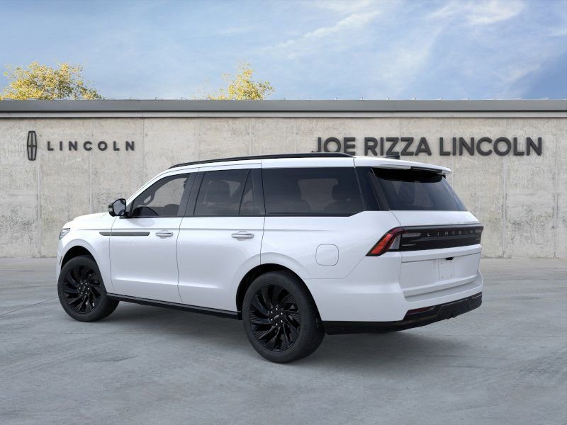 New 2026 Lincoln Navigator Reserve w/ Jet Appearance Package AWD/4WD image 4
