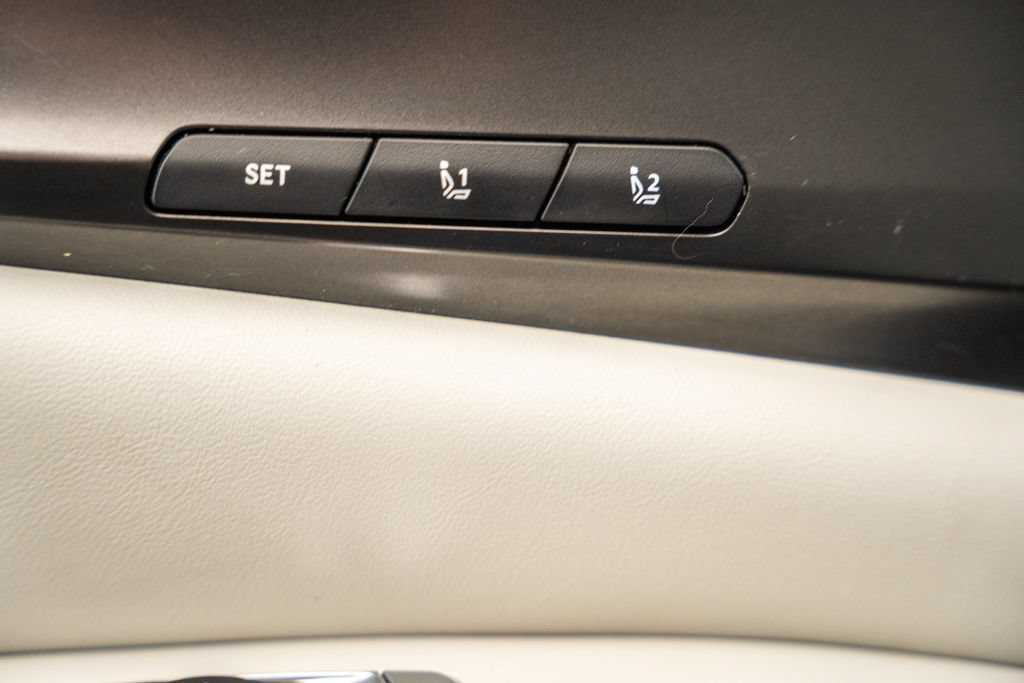 Used 2025 Kia Carnival SX FWD image 47
