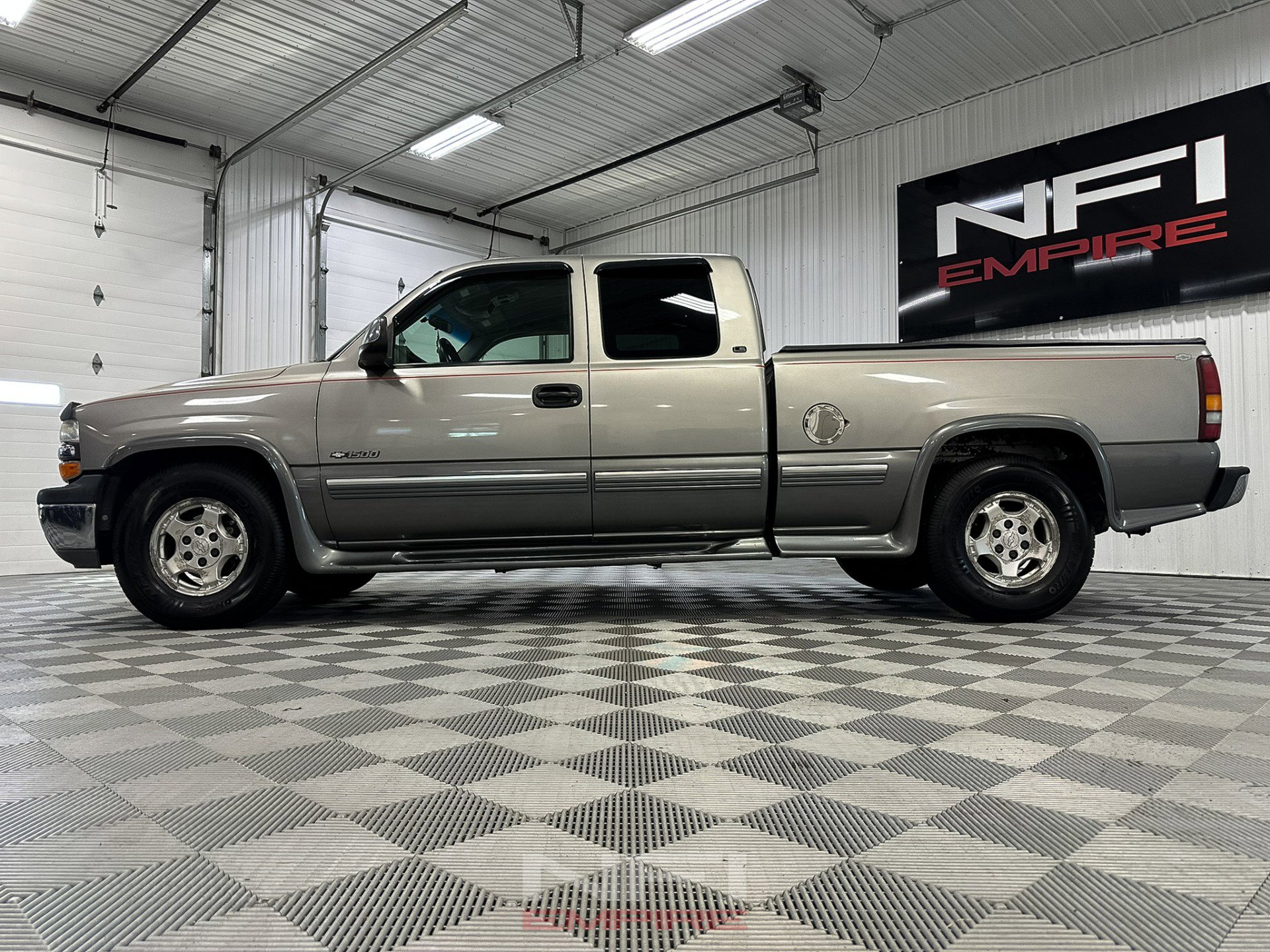 Used 2000 Chevrolet Silverado 1500 LS image 11