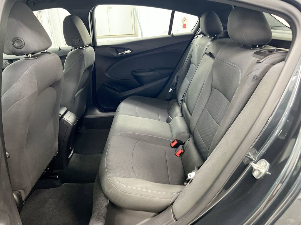 Used 2018 Chevrolet Cruze LT w/ RS Package FWD image 22