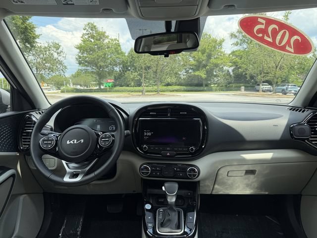 Certified 2025 Kia Soul EX FWD image 43