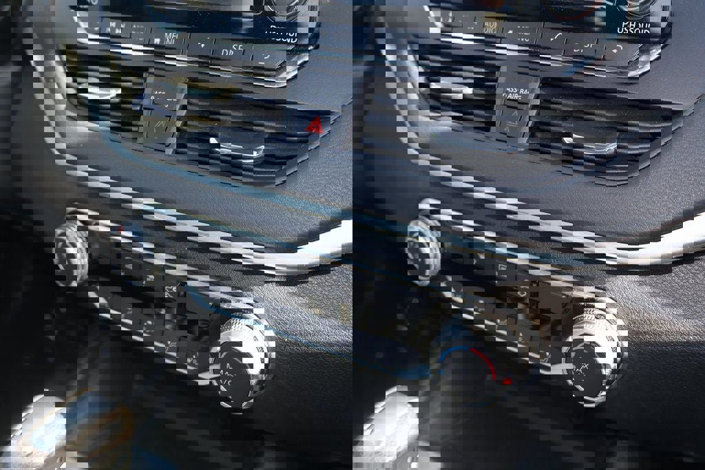 Used 2023 Nissan Altima 2.5 S image 11