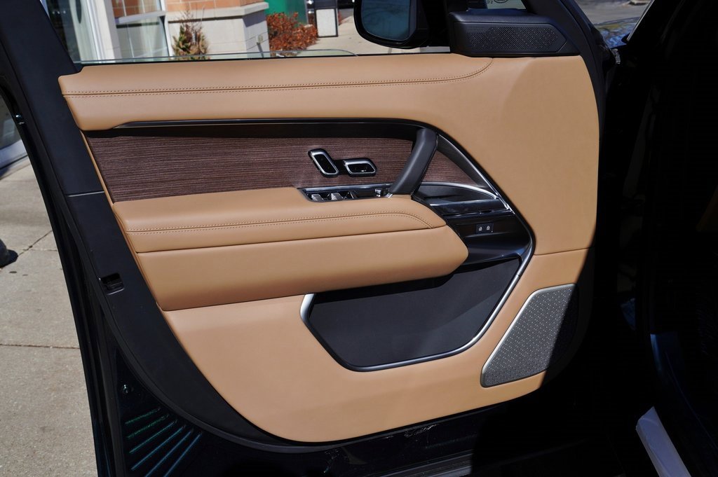 New 2026 Land Rover Range Rover Long Wheelbase Autobiography image 10