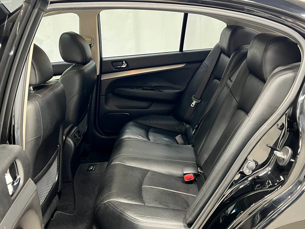 Used 2011 INFINITI G37 x w/ Premium Pkg image 30