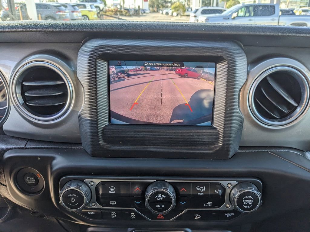 Used 2018 Jeep Wrangler Unlimited Sahara image 22