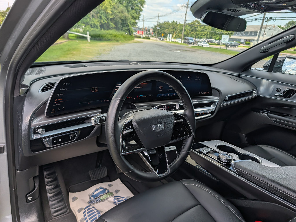 Used 2024 Cadillac Lyriq Tech AWD/4WD image 20