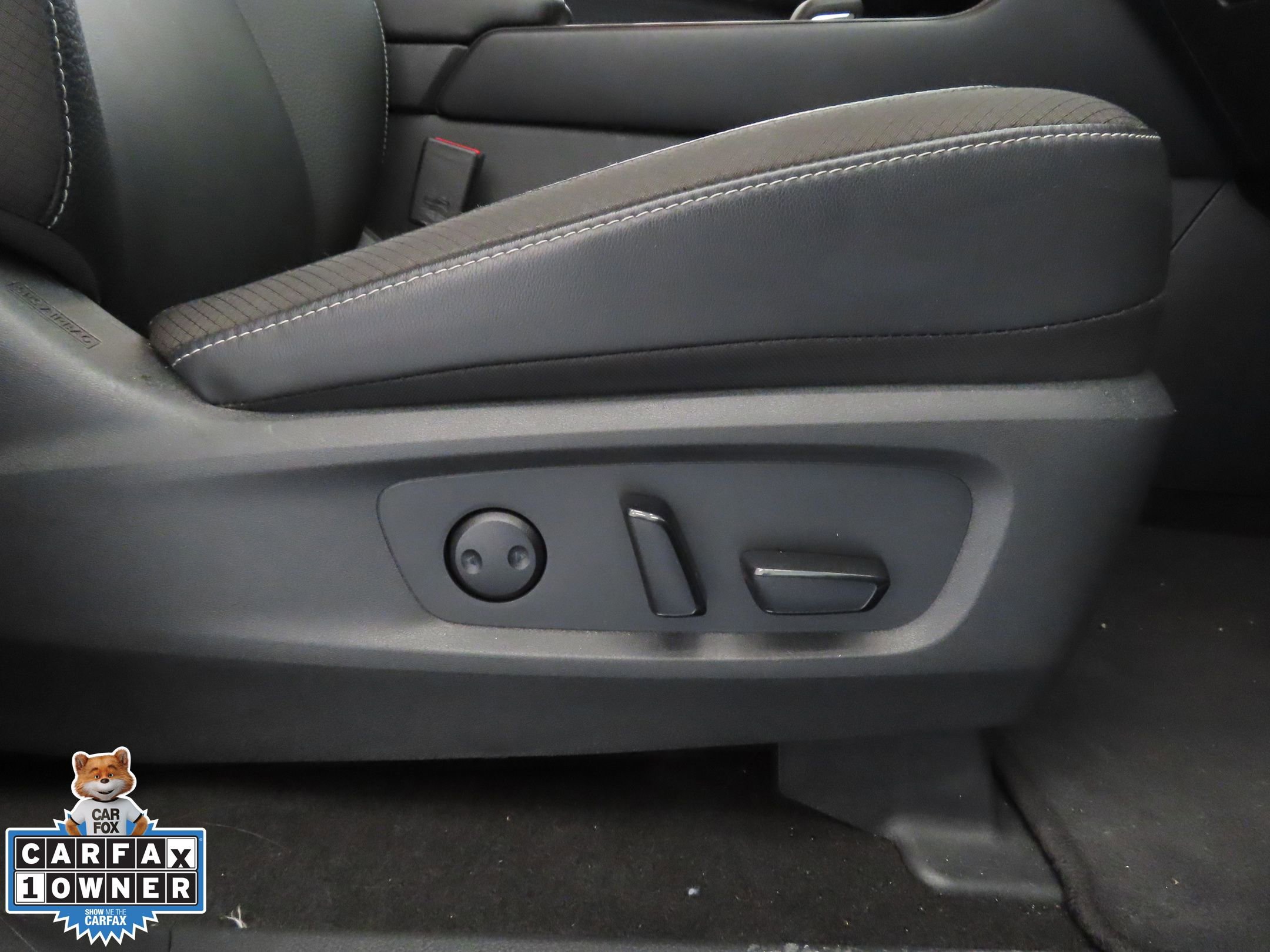 Used 2025 Nissan Pathfinder SL image 30