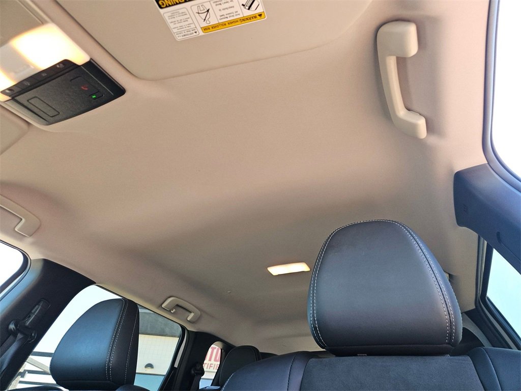 Used 2024 Mitsubishi Outlander SE Black Edition image 23