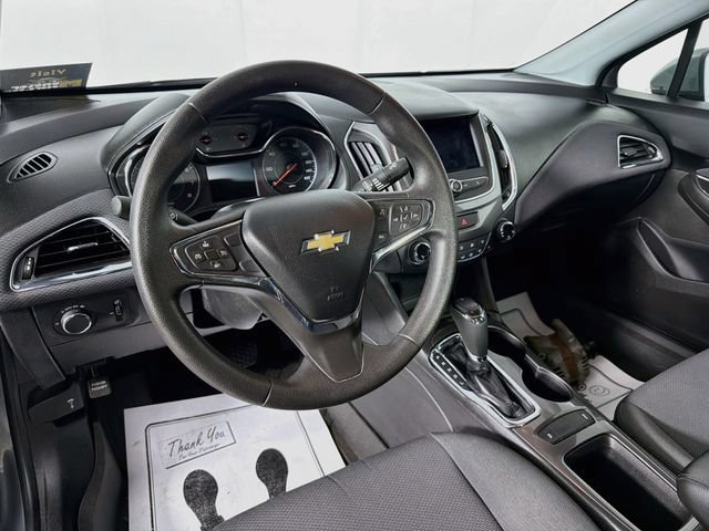 Used 2019 Chevrolet Cruze LT FWD image 9