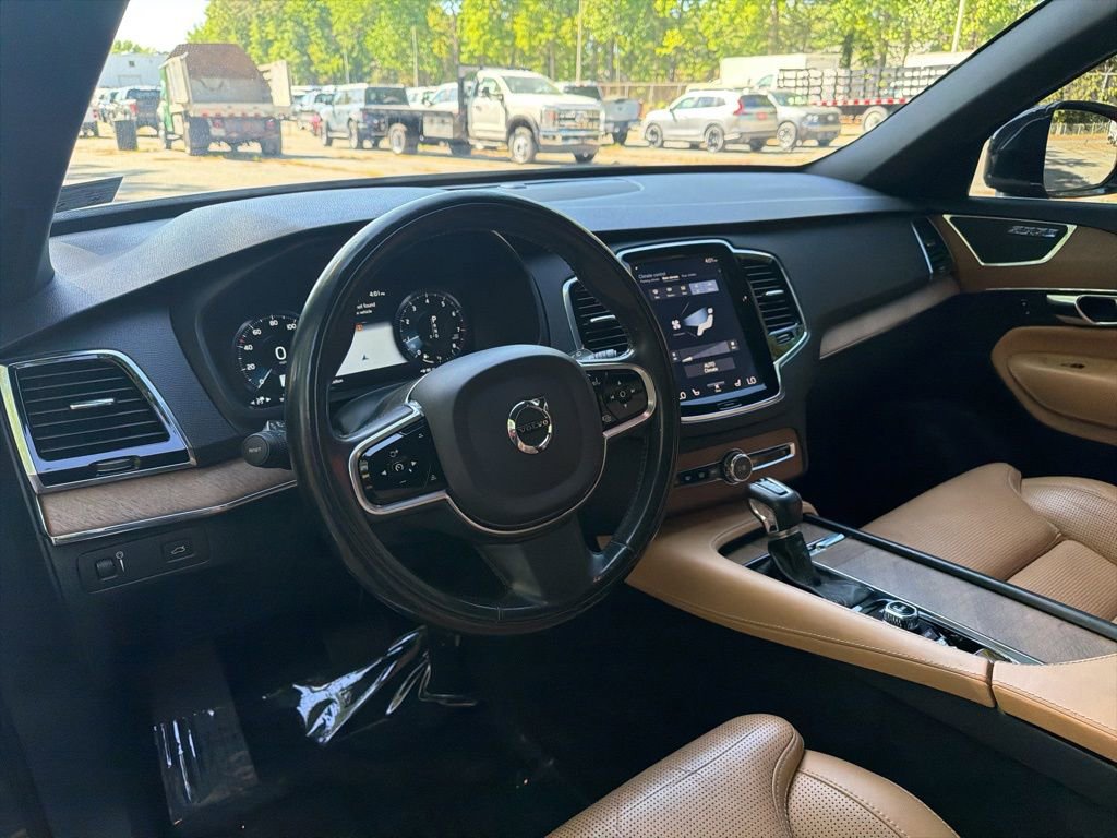 Used 2017 Volvo XC90 T6 Inscription w/ Vision Package image 18