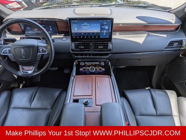 Used 2024 Lincoln Navigator Premiere AWD/4WD image 14
