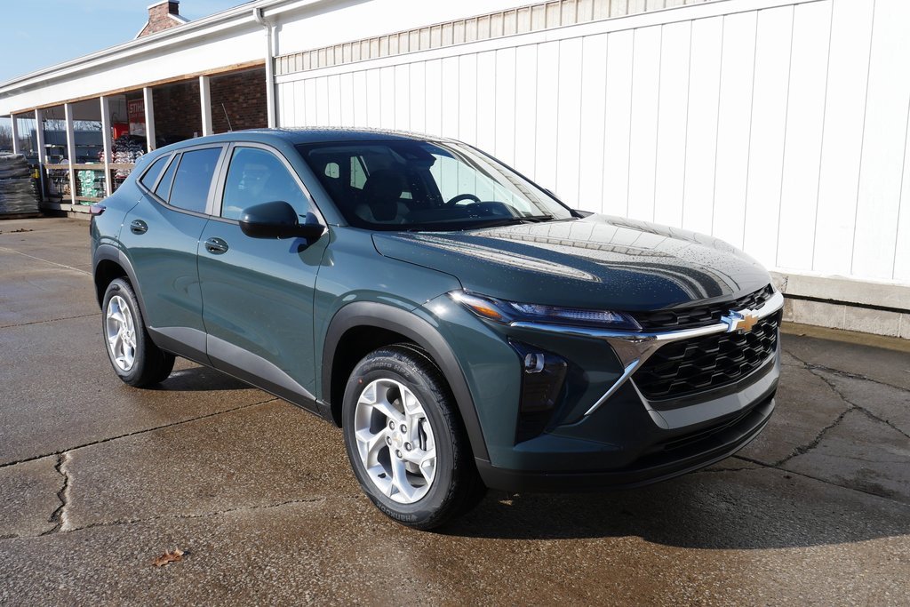 New 2026 Chevrolet Trax LS image 2