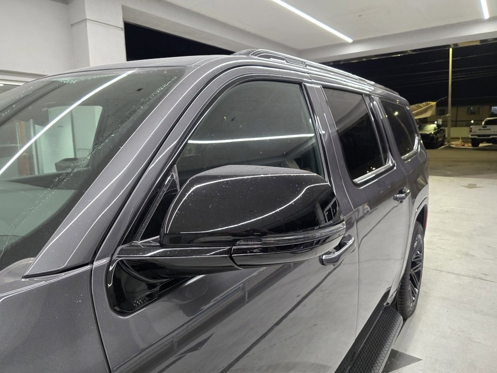 New 2025 Jeep Wagoneer L Series II w/ Premium Group I image 11