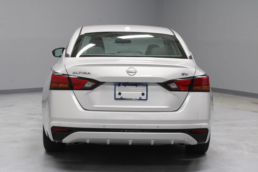Certified 2024 Nissan Altima 2.5 SV FWD image 9