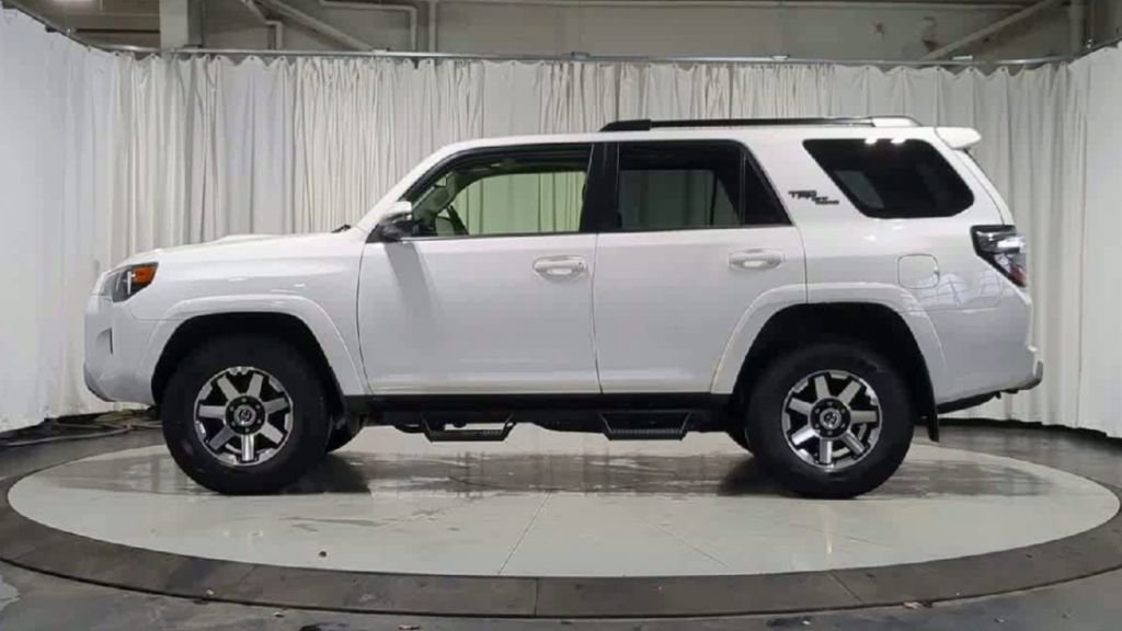 Used 2023 Toyota 4Runner TRD Off-Road Premium w/ Off Road Premium Plus Package image 5