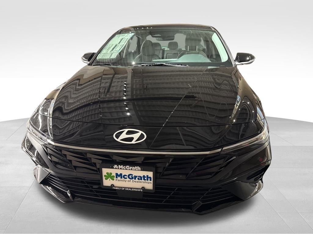 New 2026 Hyundai Elantra Limited FWD image 8