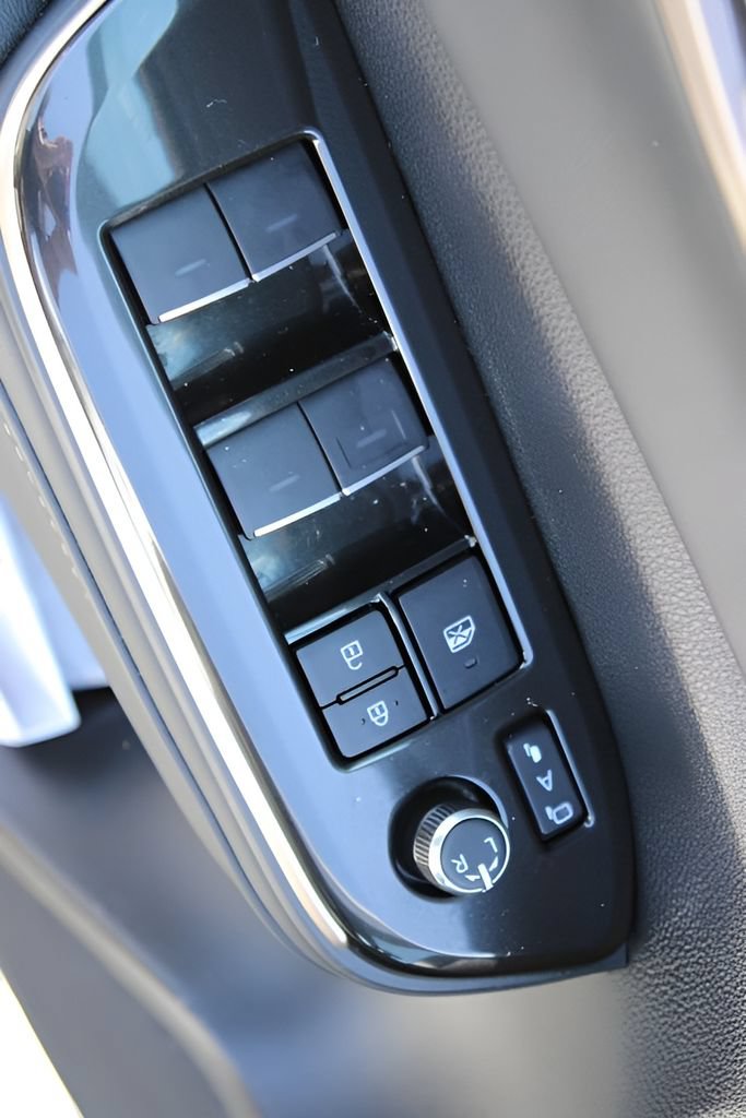 Used 2024 Toyota Crown Platinum AWD/4WD image 18