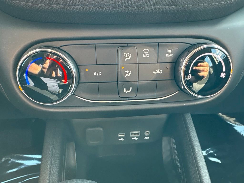 Used 2023 Chevrolet TrailBlazer LS AWD/4WD image 25