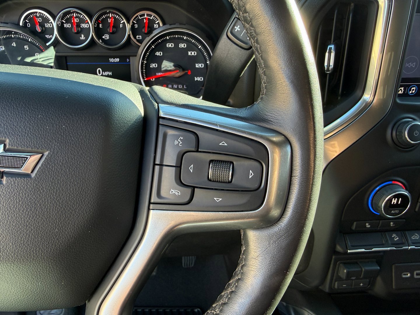 Used 2021 Chevrolet Silverado 1500 LT Trail Boss w/ Convenience Package II image 15