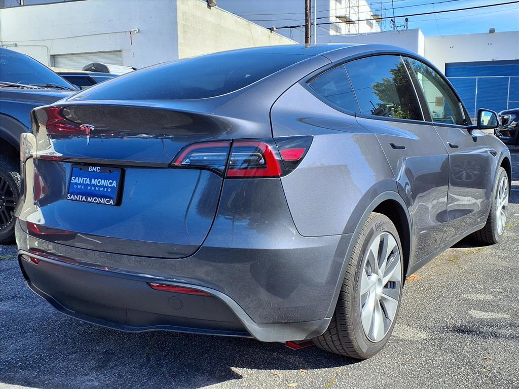 Used 2023 Tesla Model Y 2WD image 9