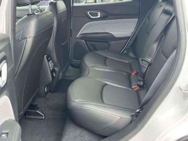New 2026 Jeep Compass Latitude image 12