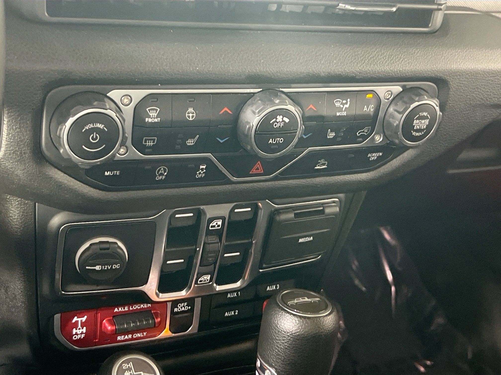 Used 2024 Jeep Gladiator Sport image 15