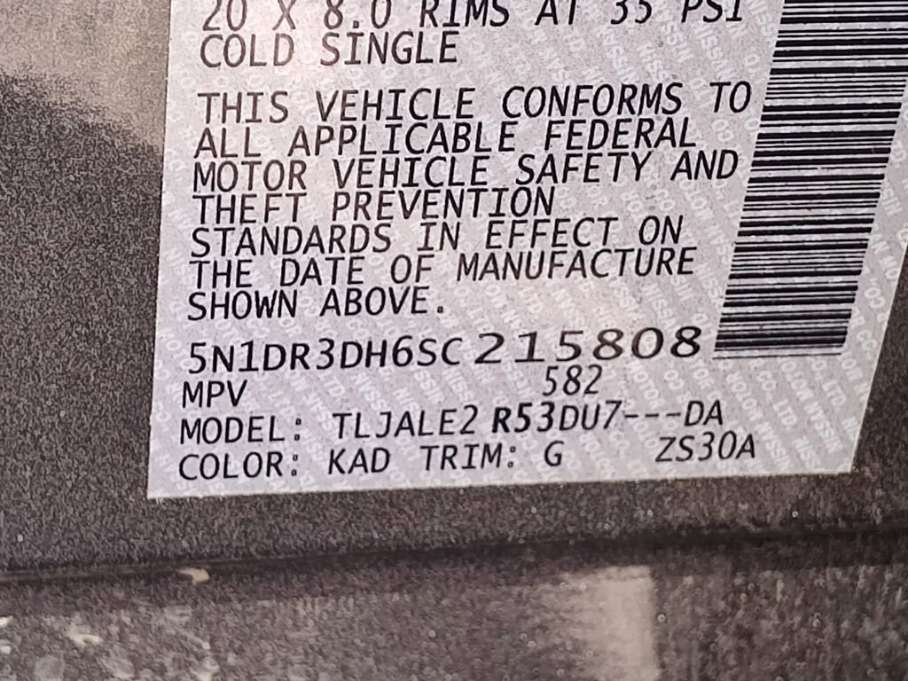 Used 2025 Nissan Pathfinder Platinum image 17