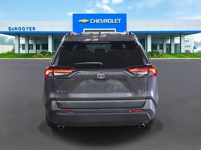 Used 2021 Toyota RAV4 XLE w/ Convenience Package AWD/4WD image 9