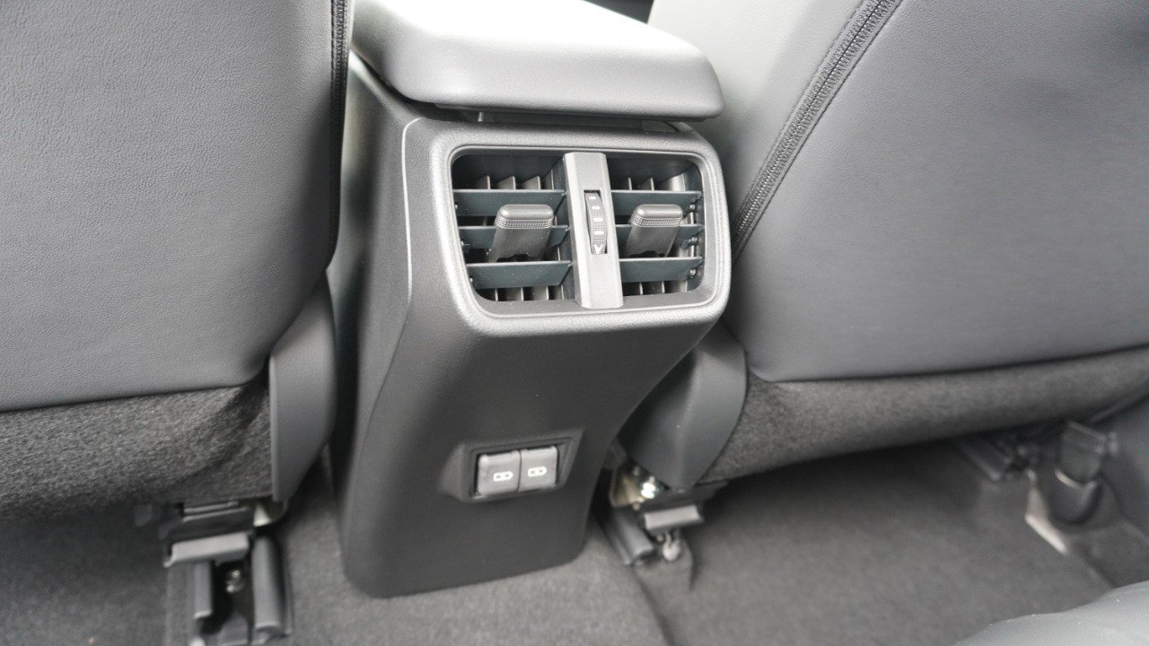 Certified 2026 Lexus UX 300h FWD w/ Accessory Package (2T) image 31