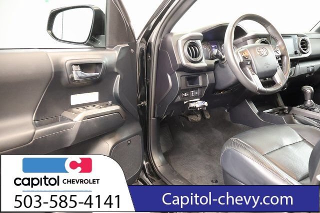 Used 2019 Toyota Tacoma TRD Off-Road w/ TRD Premium Off Road Package AWD/4WD image 10