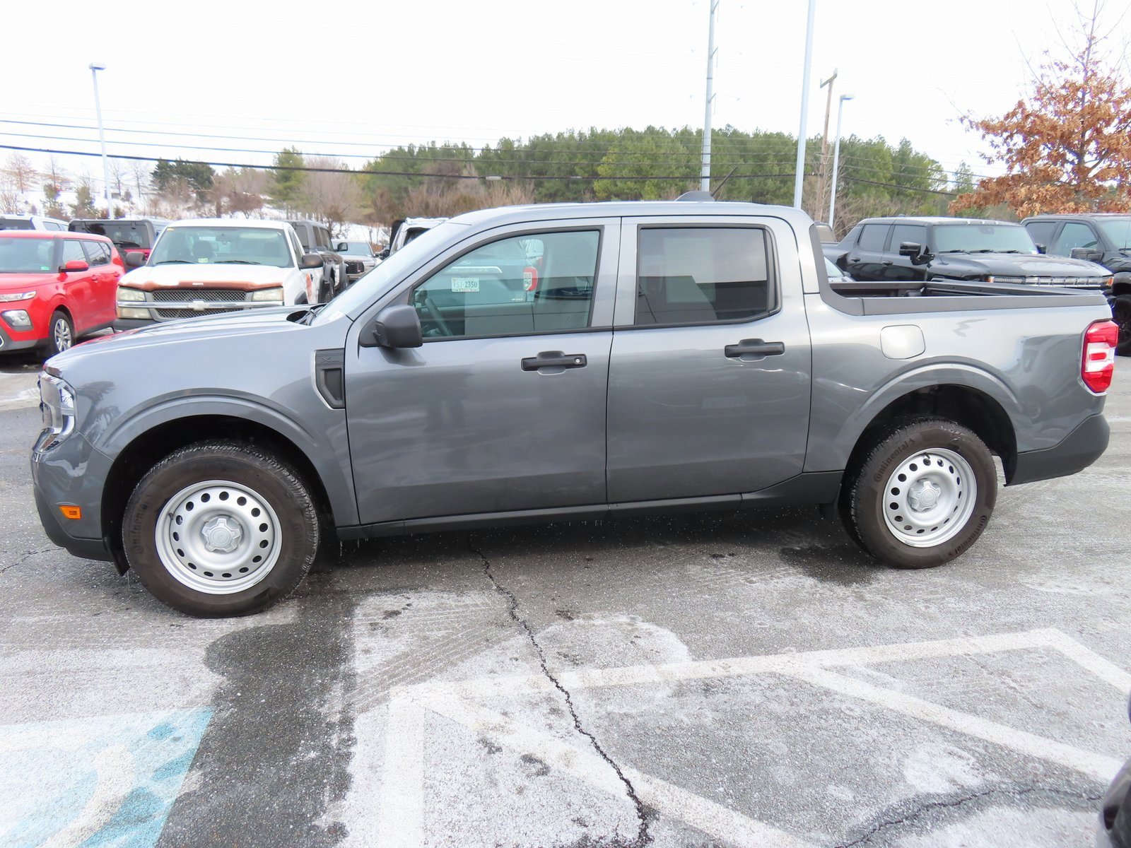 Used 2025 Ford Maverick XL image 9
