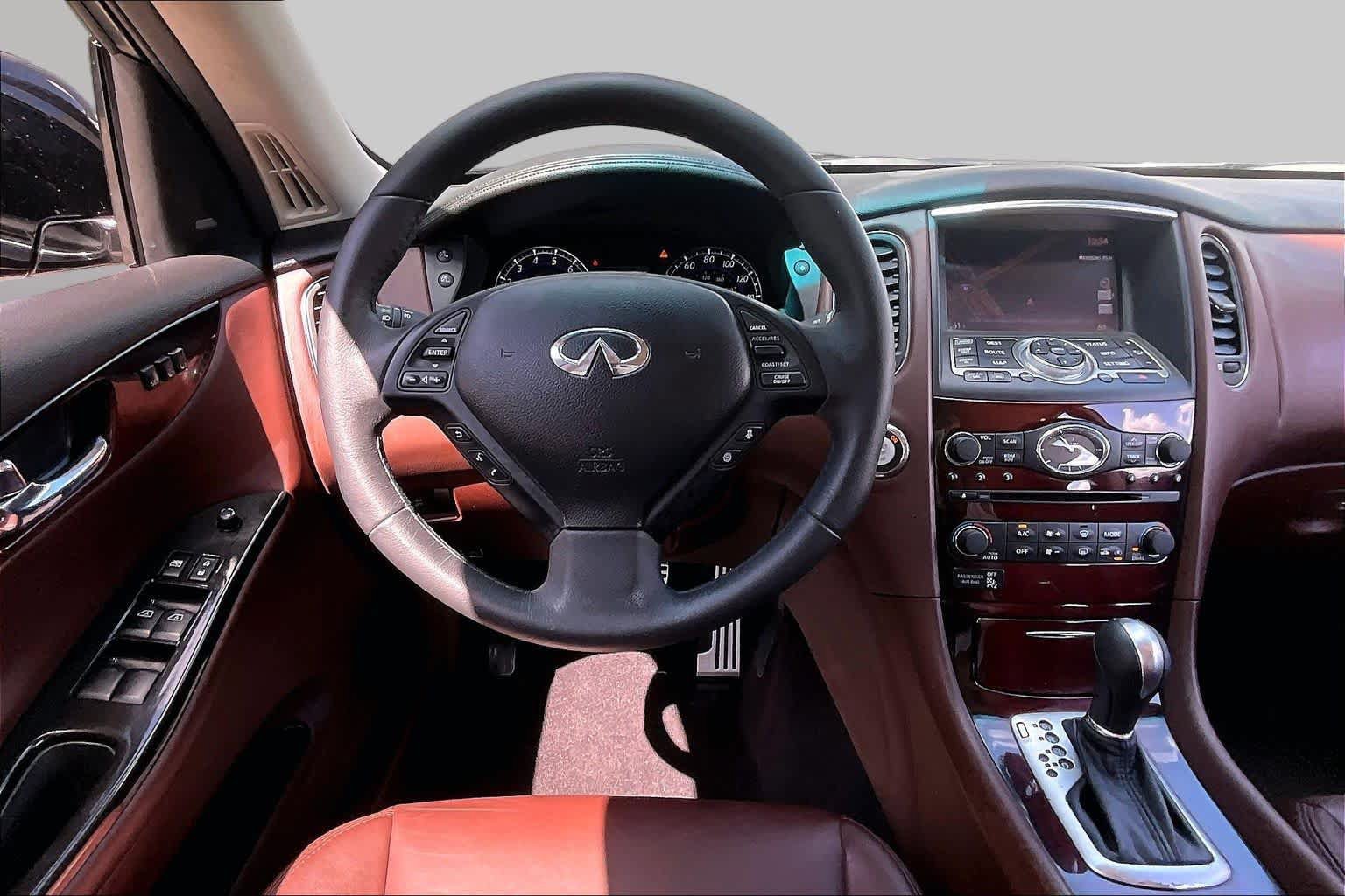 Used 2017 INFINITI QX50 2WD w/ Technology Package image 6