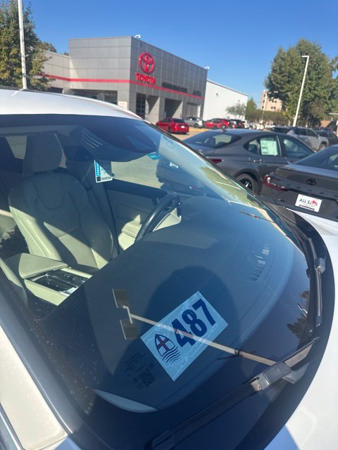 Used 2018 Volvo XC60 T5 Momentum w/ Vision Package AWD/4WD image 20
