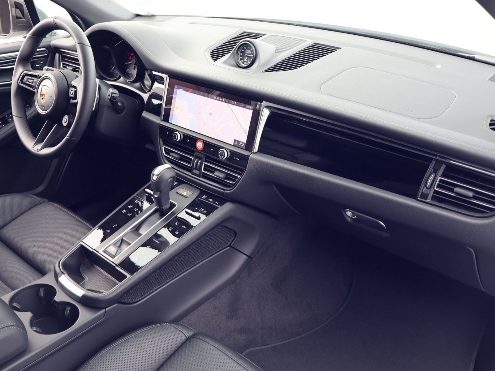 New 2026 Porsche Macan Turbo image 25